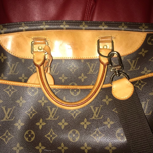 Louis Vuitton Travel Bag - Picture 3 of 8